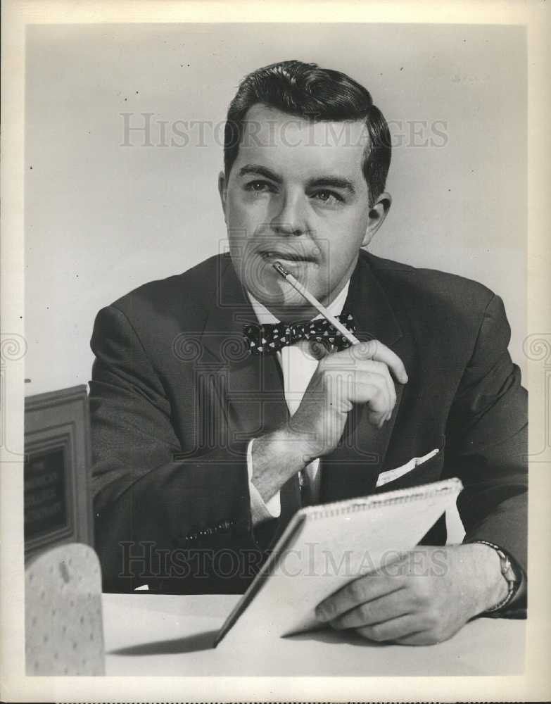 1957 Press Photo george skinner abc radio make up mind - Historic Images