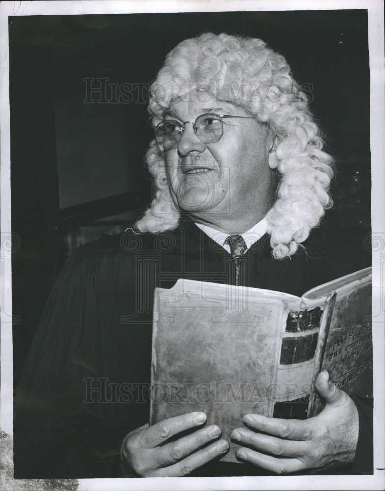 1956 Press Photo Governor Frank Lausche - Historic Images