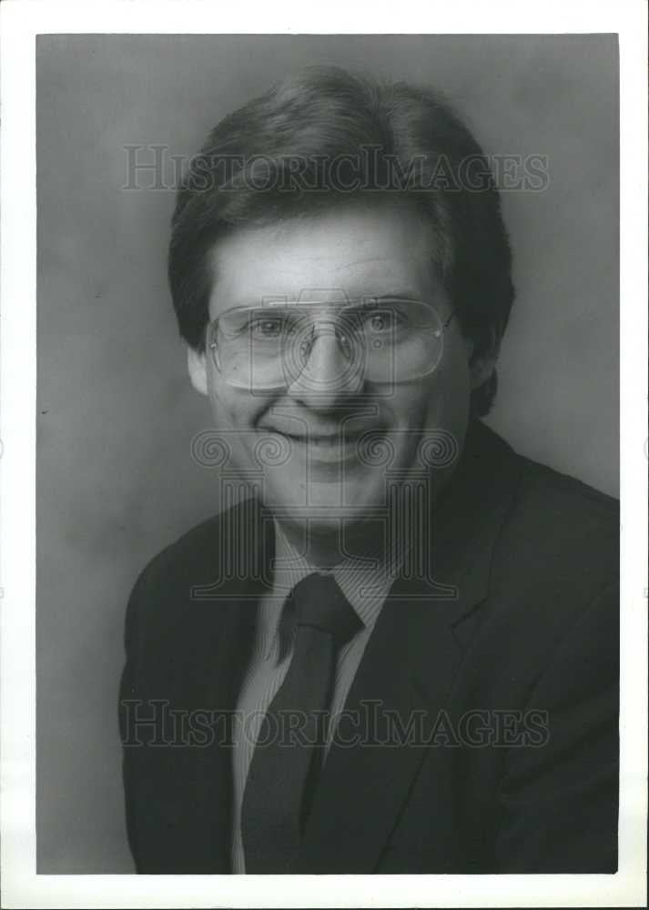 1991 Press Photo Richard Cole, VP Blue Cross - Historic Images