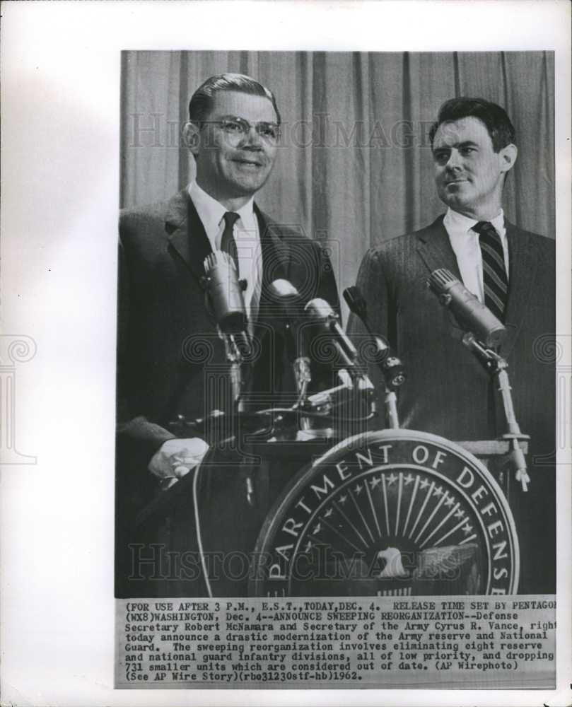 1962 Press Photo Robert McNamara Secretary Defense - Historic Images