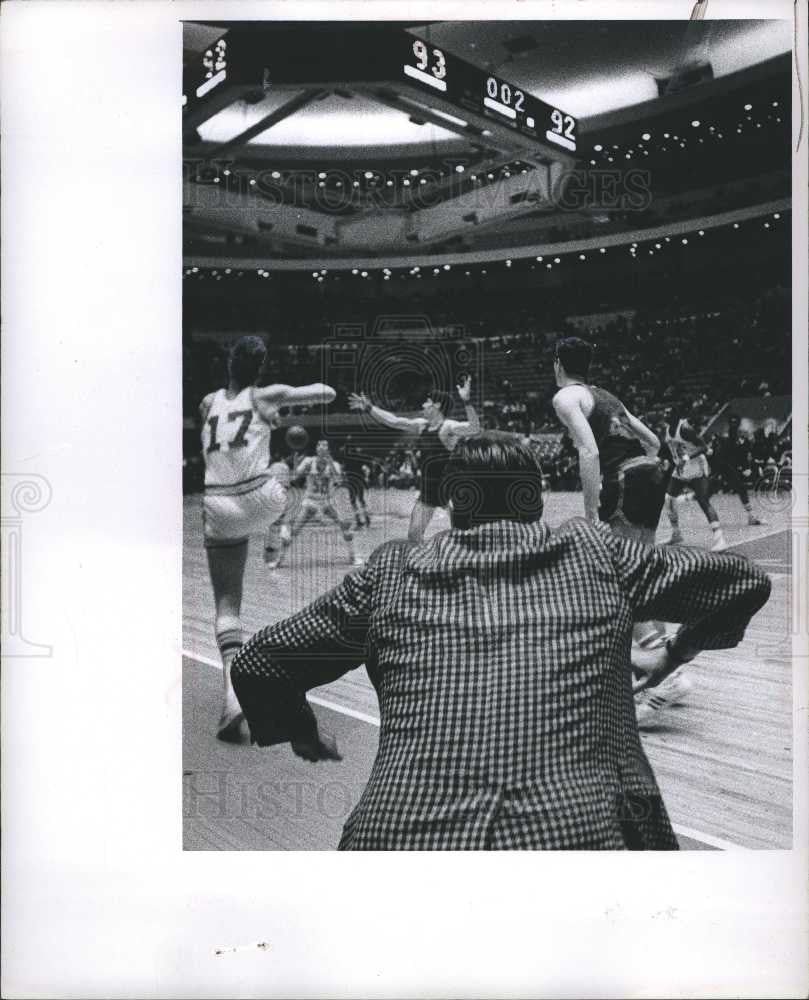 1970 Press Photo Bill Butch Van Breda Kolff Pistons - Historic Images