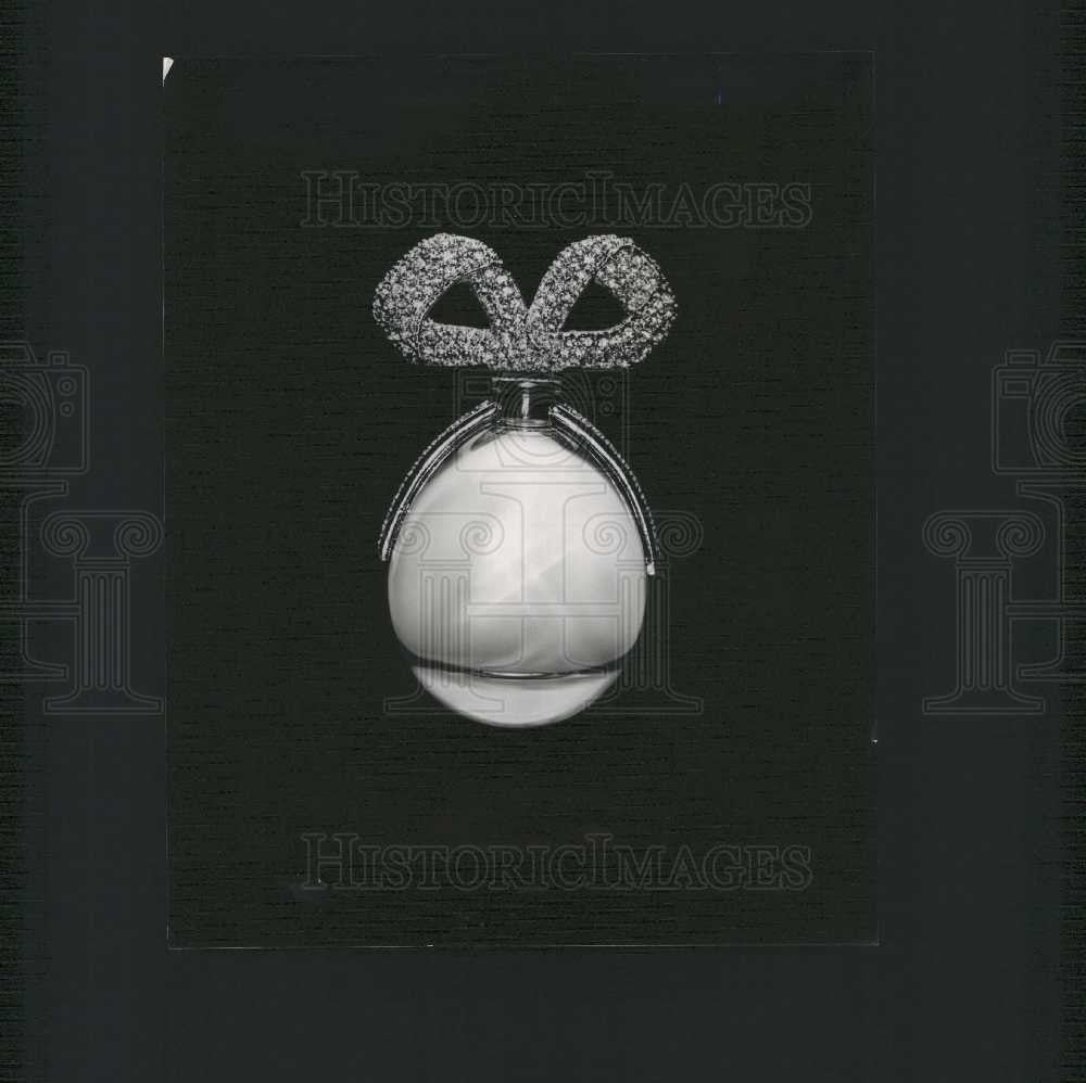 1991 Press Photo White Diamonds, perfume - Historic Images