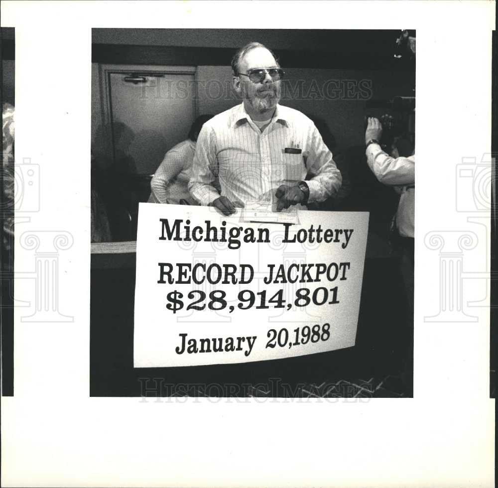 1988 Press Photo William Colbeck Michigan lottery - Historic Images