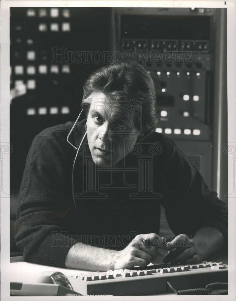 1990 Press Photo Gary Cole as Jack Killian - Historic Images