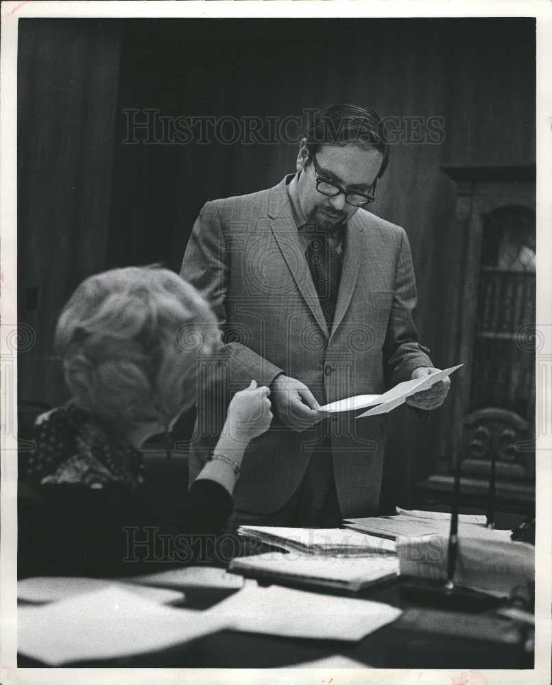 1972 Press Photo Leon Cohan Detroit Michigan Lawyer - Historic Images