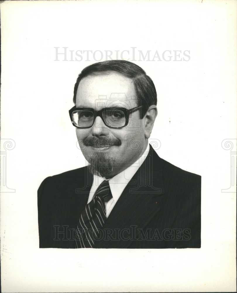 1981 Press Photo Leon S. Cohan lawyer Detroit Edison - Historic Images