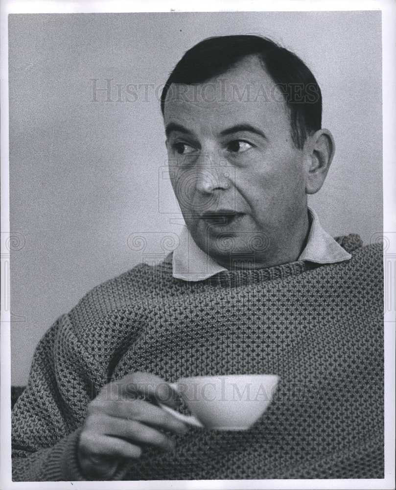 1961 Press Photo Vern Sneider author playwright writer - Historic Images