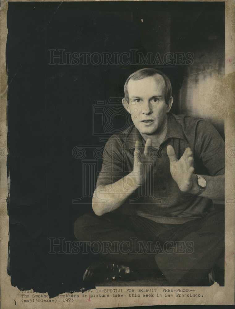 1977 Press Photo Tom Smothers American musician - Historic Images