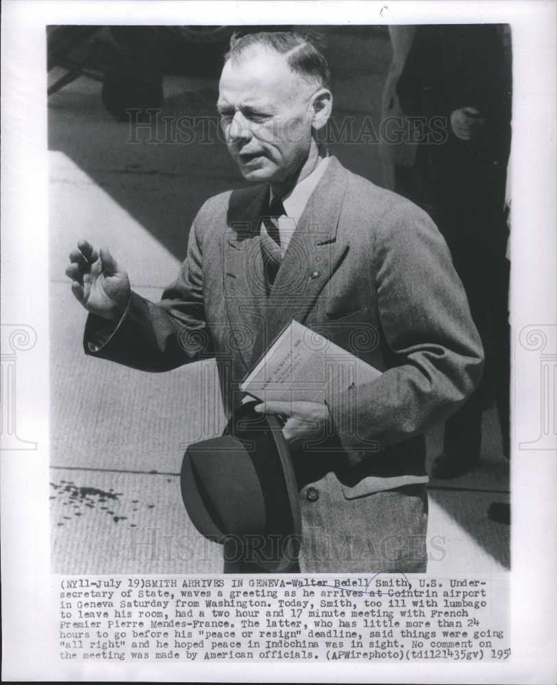 1954 Press Photo Walter Bedell Beetle Smith - Historic Images