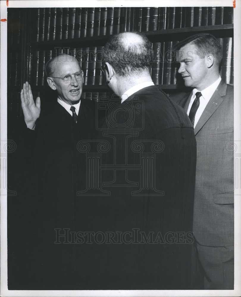 1961 Press Photo Michigan Supreme Talbot Smith Judge - Historic Images