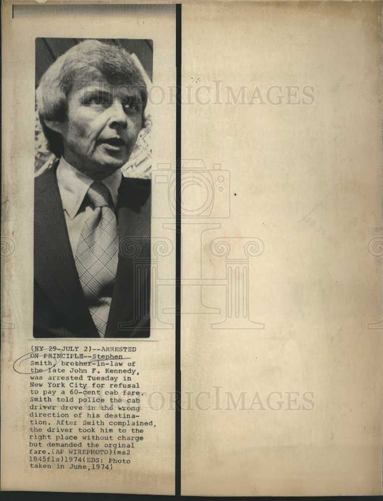 1974 Press Photo Stephen Smith cab fare arrest - Historic Images