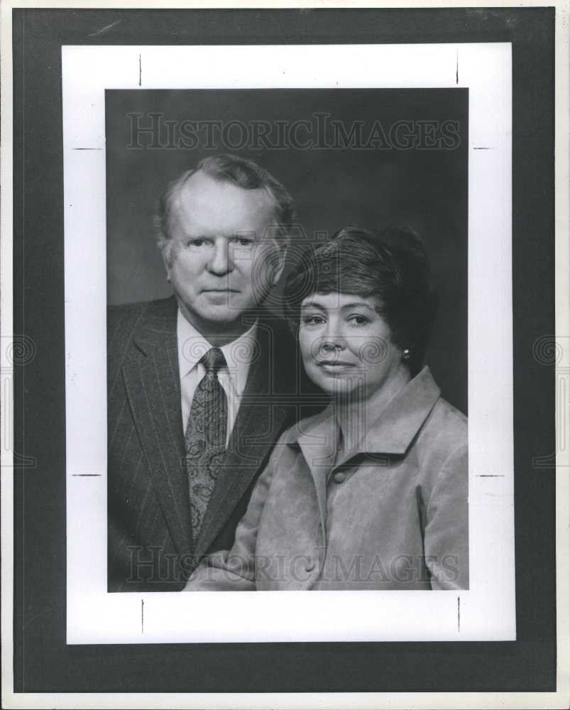 Press Photo Roger Smith General Motors Barbara - Historic Images