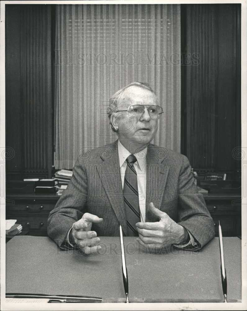 1985 Press Photo Roger Smith Chairman - Historic Images