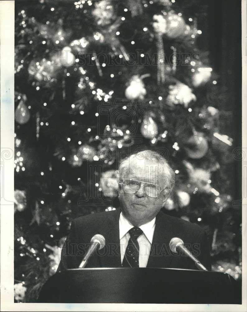 1987 Press Photo CEO of General Motors Corporation - Historic Images