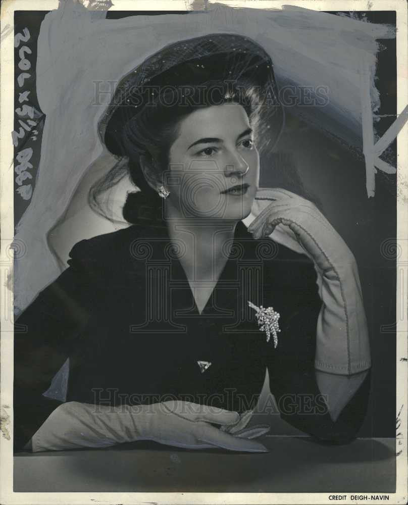 1943 Press Photo Madeline Coe - Historic Images