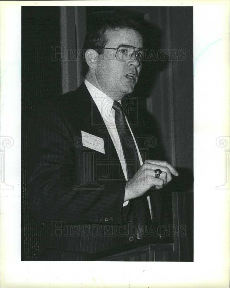 1986 Press Photo Carl Code GM executive - Historic Images