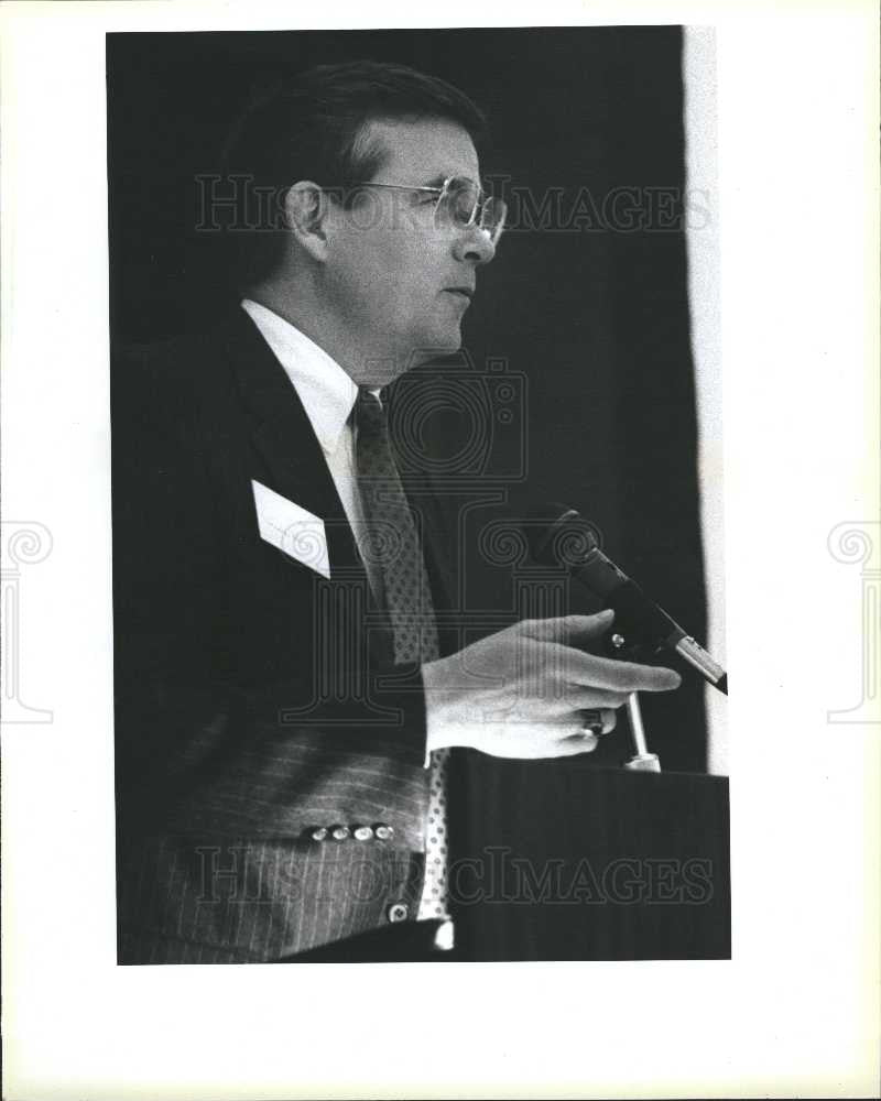 1986 Press Photo Gm General motors Carl code speech - Historic Images