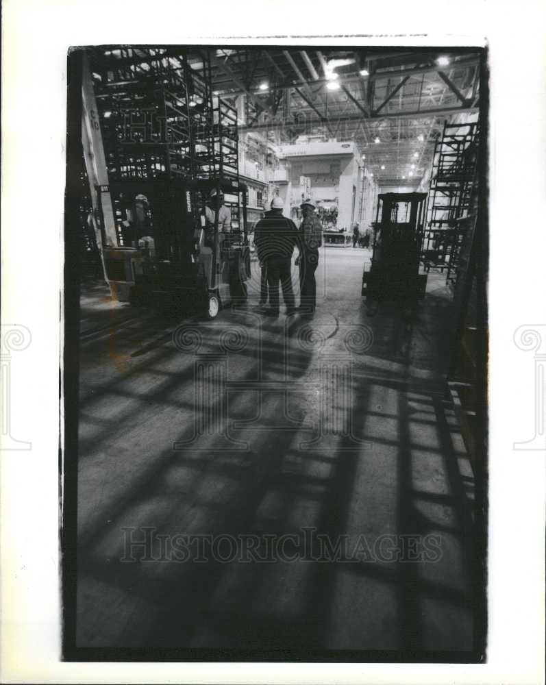 1990 Press Photo Ford Motor Co., Wayne stamping plant - Historic Images