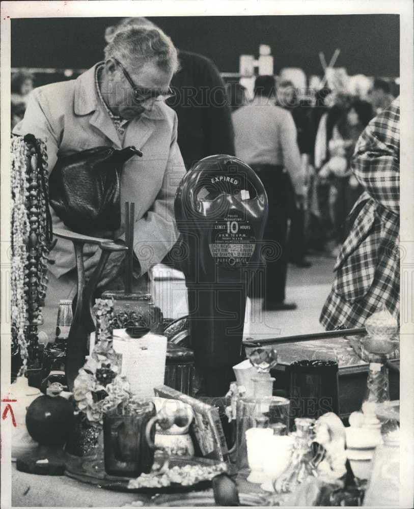 1974 Press Photo Flea Market - Historic Images