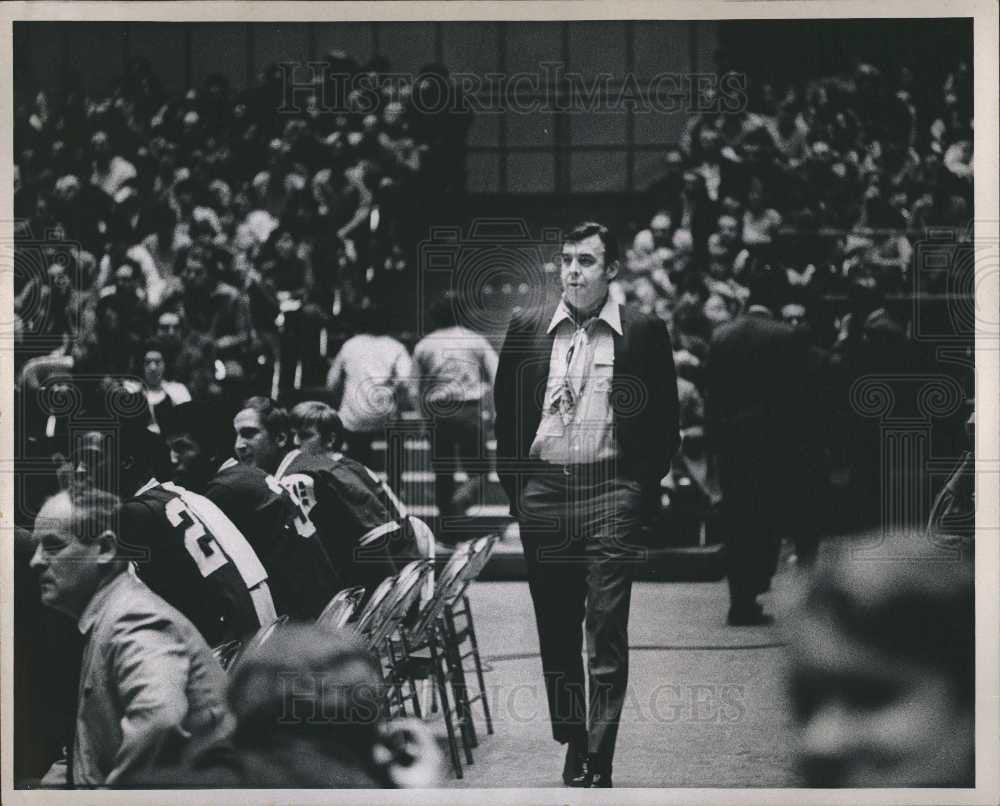 1971 Press Photo Bill Butch van Breda Kolff Coach - Historic Images