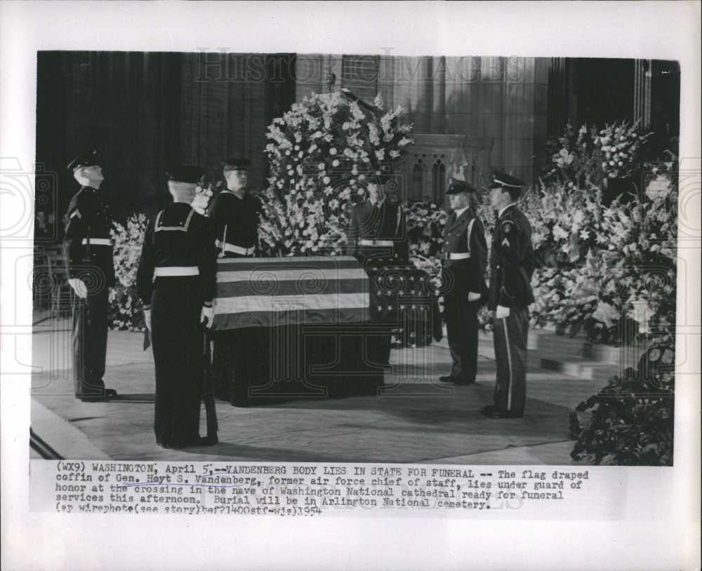 1954 Press Photo general Hoyt Vandenberg funeral - Historic Images
