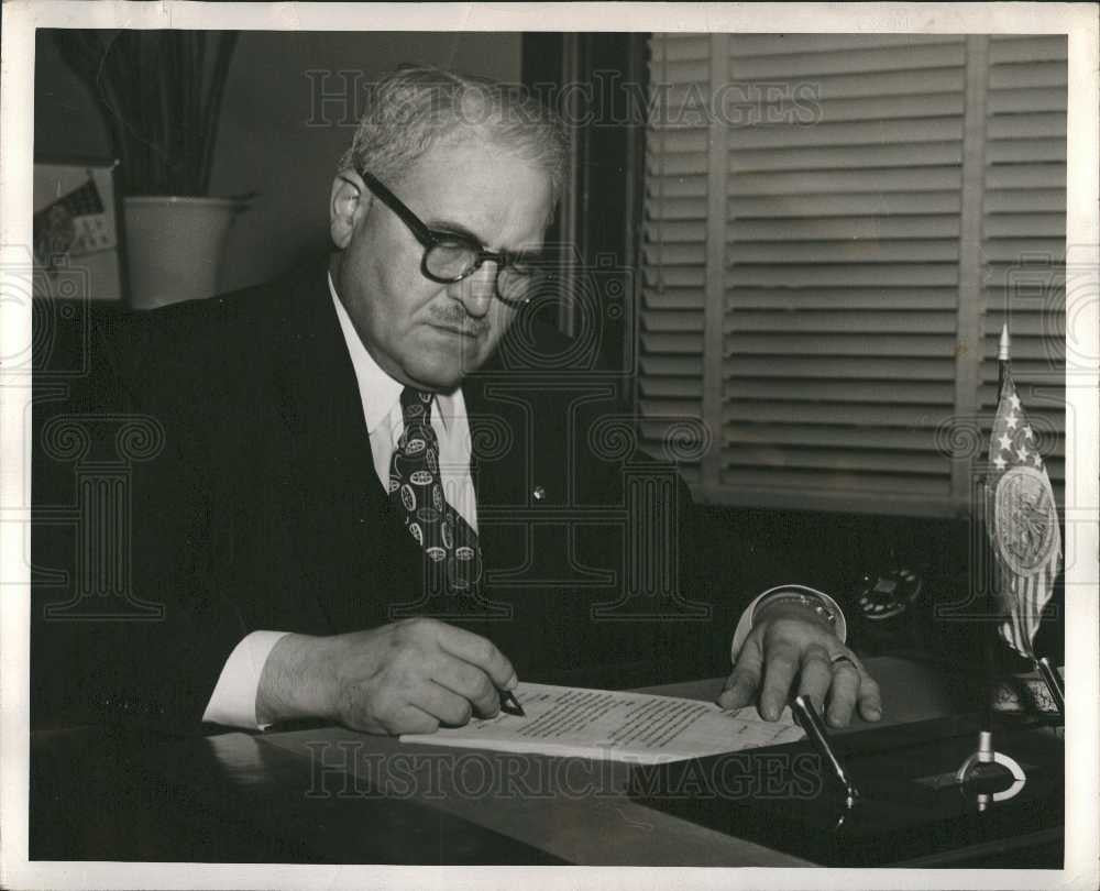 1949 Press Photo Mayor Eugene Van Antwerp - Historic Images