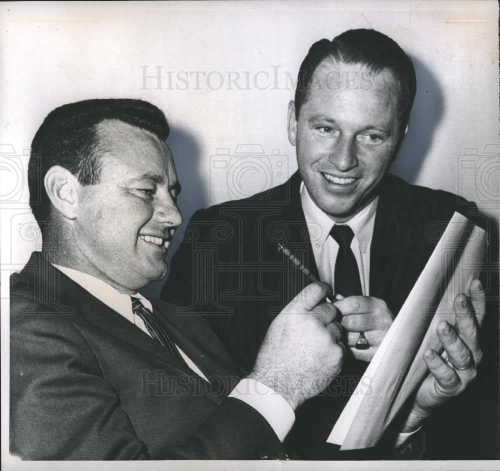 1961 Press Photo Brocklin Football player coach - Historic Images