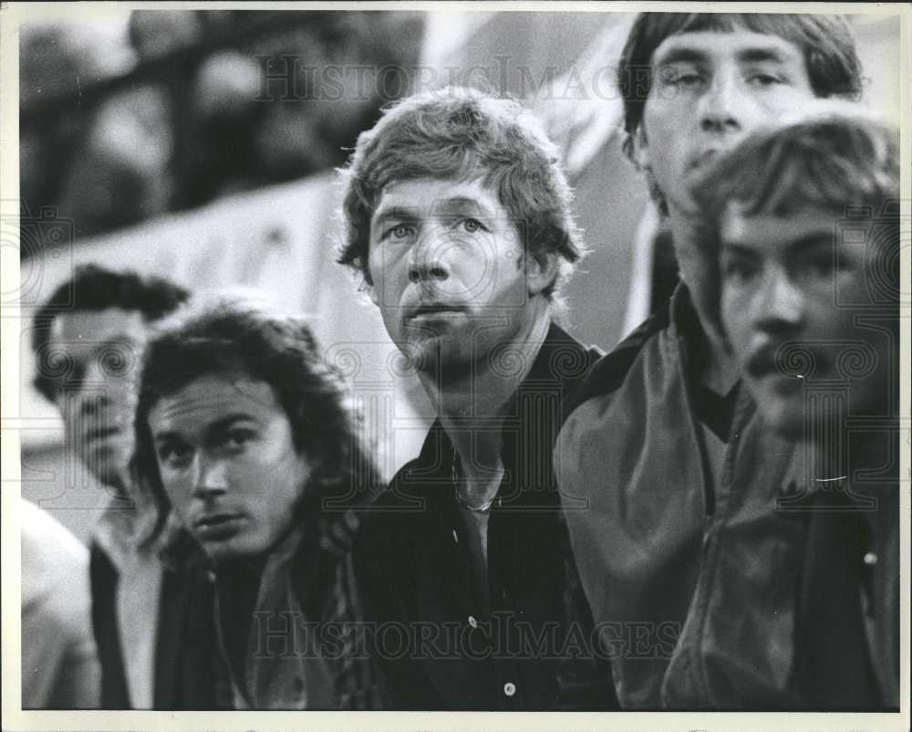 Press Photo five men watching - Historic Images