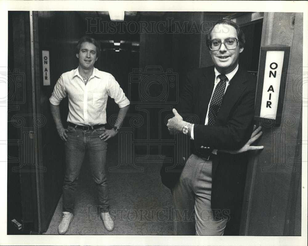 1982 Press Photo 2 men on air - Historic Images