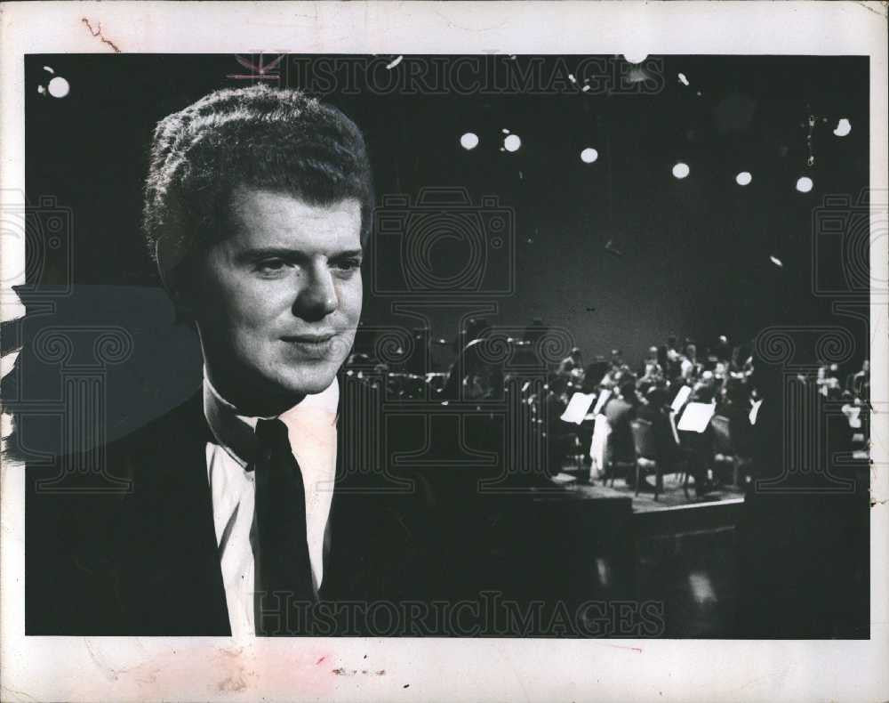 1966 Press Photo Van Cliburn Pianist S Hurok Presents - Historic Images