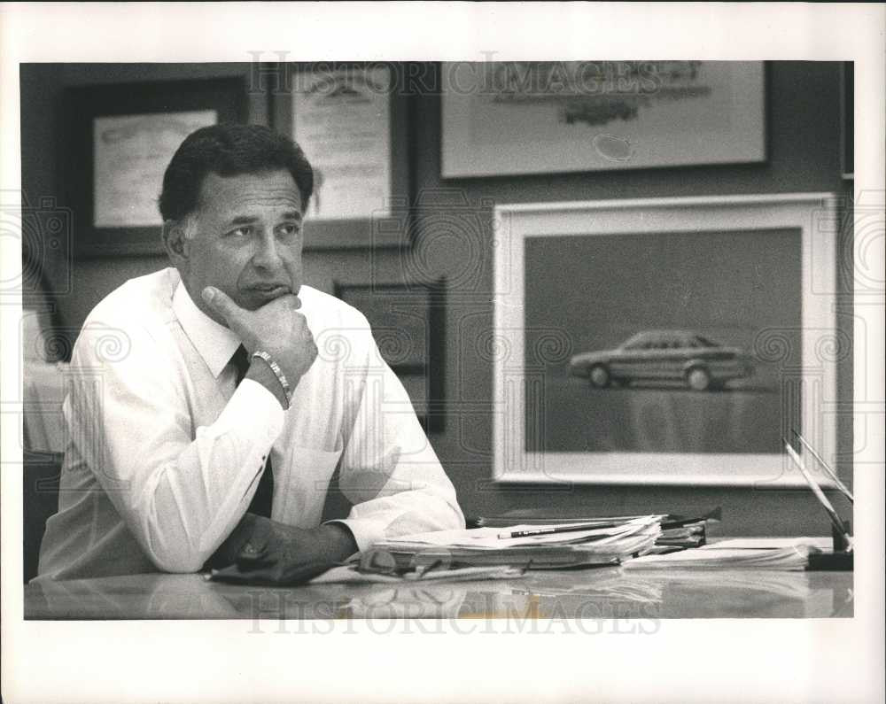 1990 Press Photo Joe Cappy Chrysler v-p - Historic Images