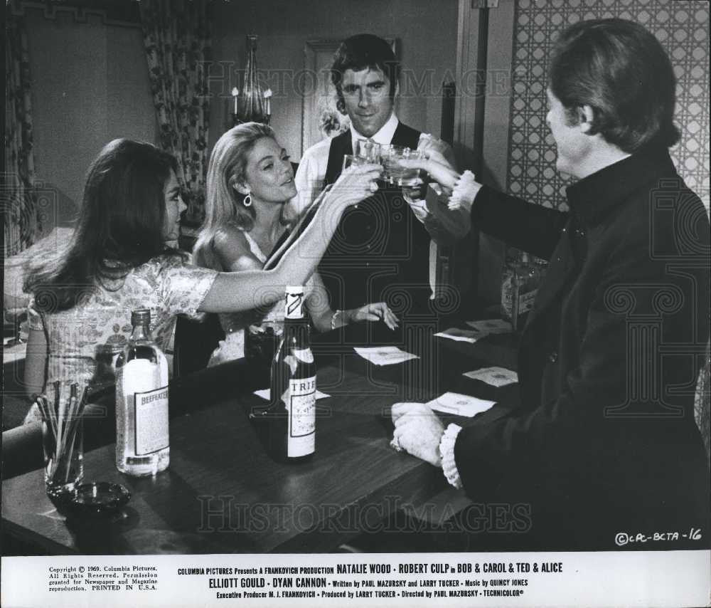 Press Photo Natalie Wood Robert Culp movie actors - Historic Images