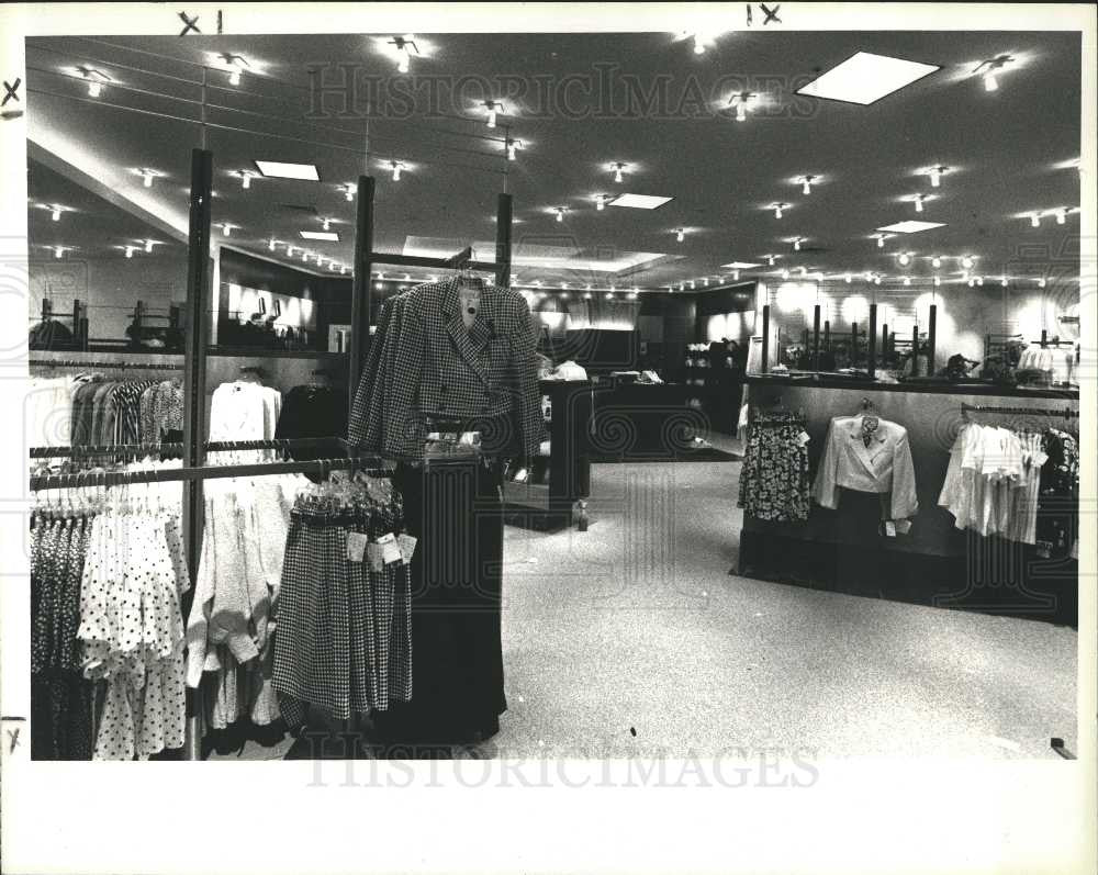 1990 Press Photo Gantos clothing store Detroit - Historic Images