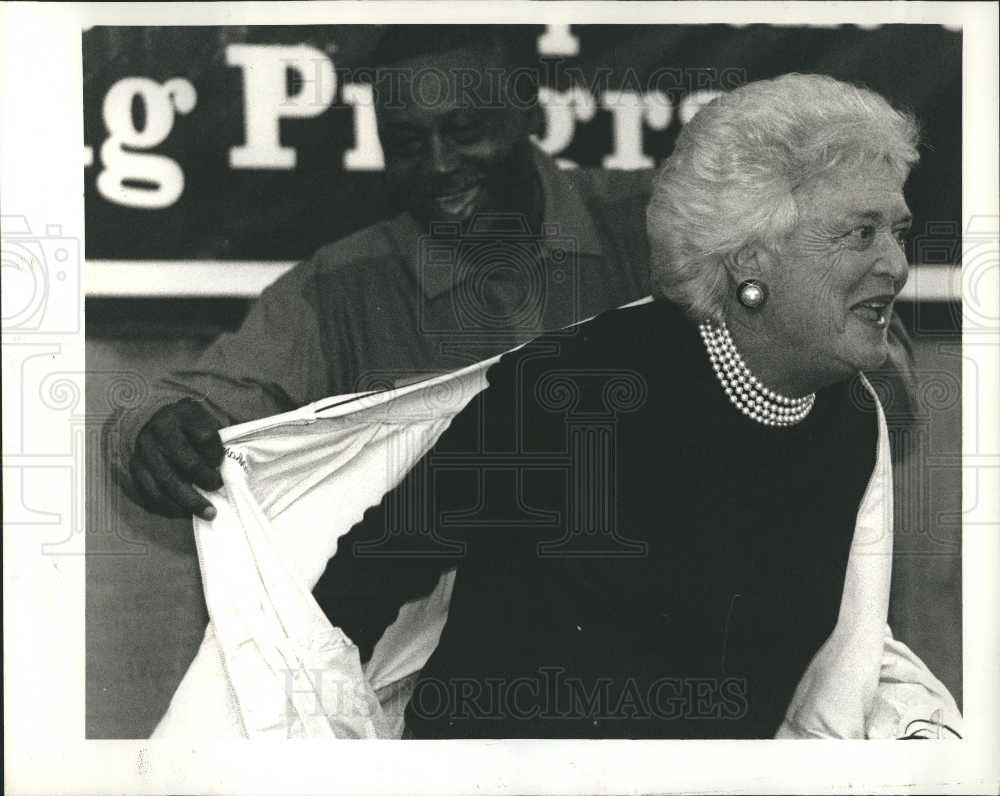 1990 Press Photo Barbara Bush First Lady United States - Historic Images