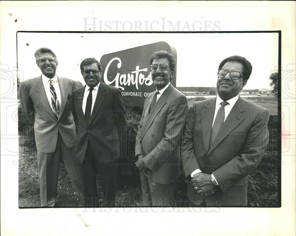 1986 Press Photo Gantos Clothing Retailer - Historic Images