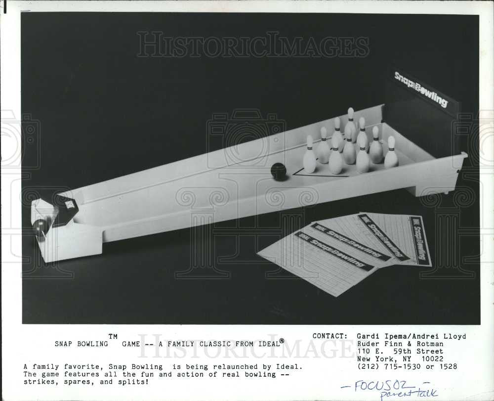 1987 Press Photo Snap Bowling Game - Historic Images