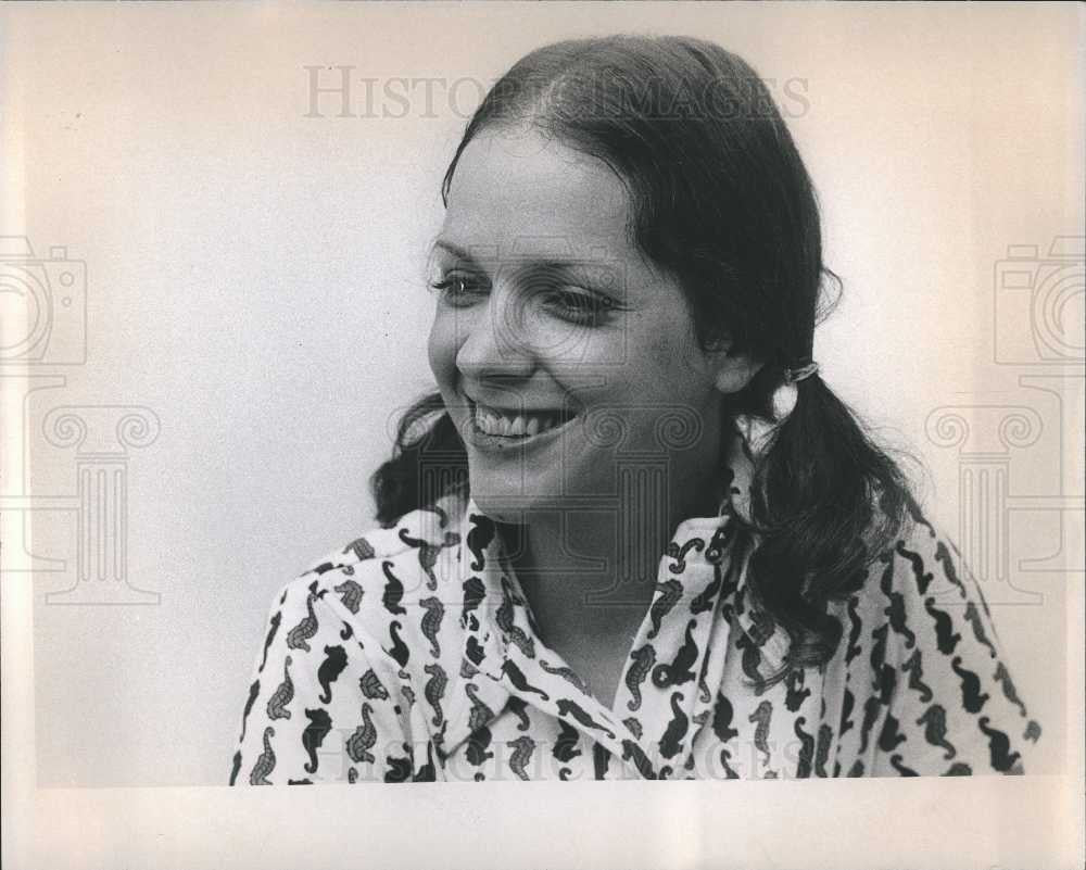 1971 Press Photo Carol Eisen - author - Historic Images