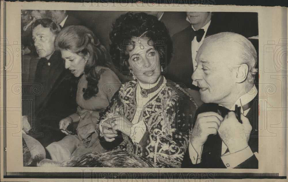 1971 Press Photo Elizabeth Taylor Richard Burton actors - Historic Images