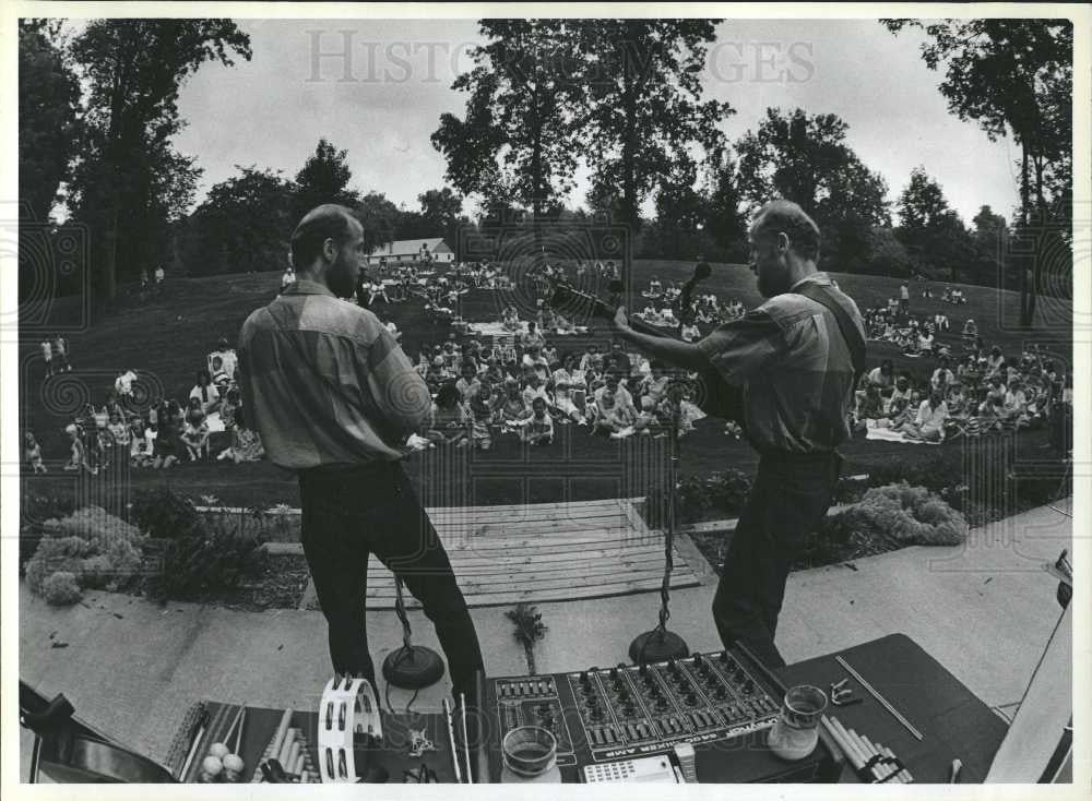 1987 Press Photo ROCHESTER HILLS LIBRARY AWARDS PROGRAM - Historic Images