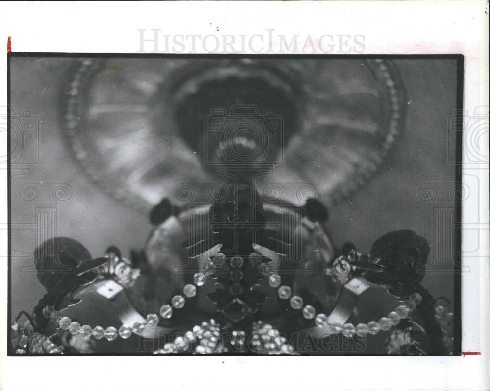 1992 Press Photo Chandeliers of the Classic theater - Historic Images