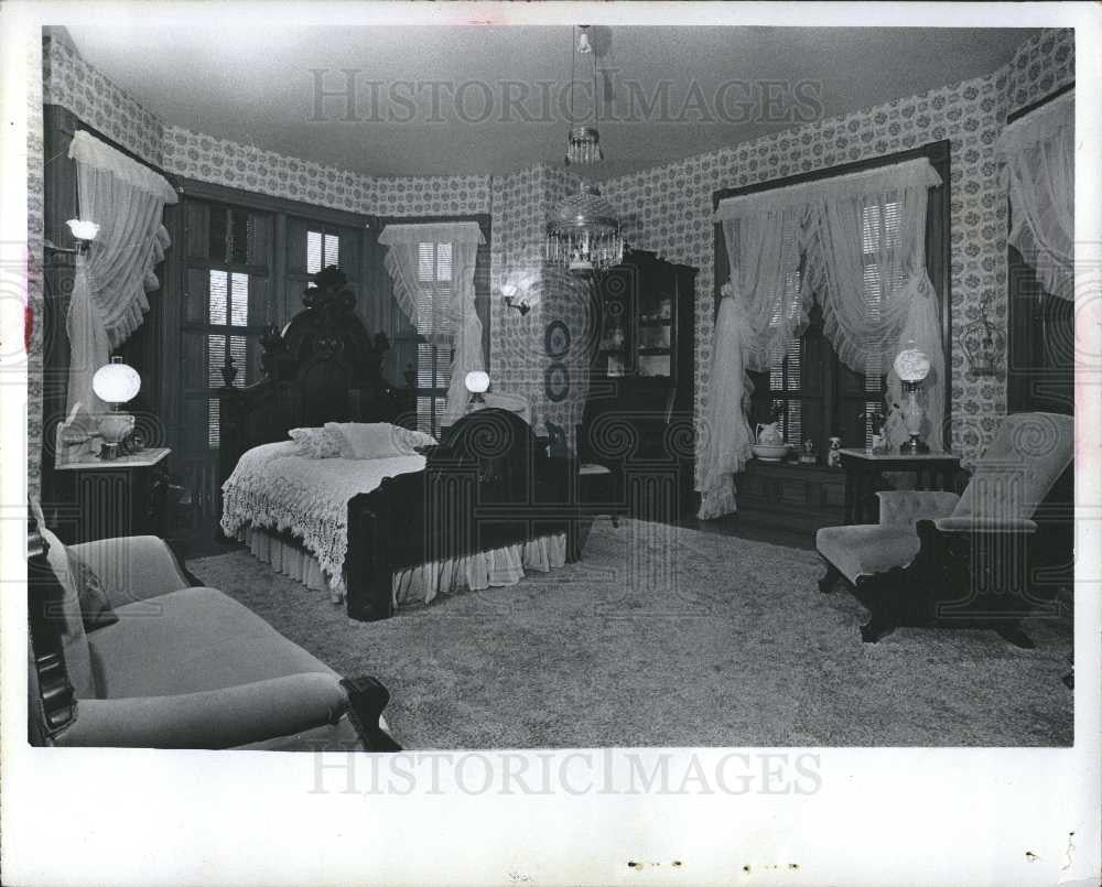 1974 Press Photo Furniture Antique - Historic Images