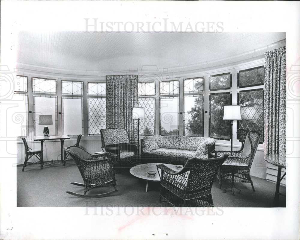 1977 Press Photo Straits room is circular sun-porch - Historic Images