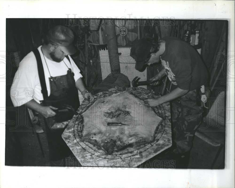 1991 Press Photo fur trade Morey Denton trapper pelt - Historic Images