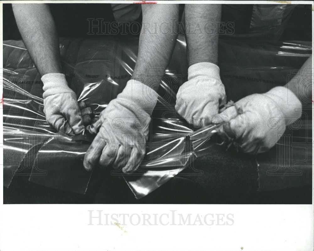 1982 Press Photo General Motors Fleetwood Plant Seats - Historic Images