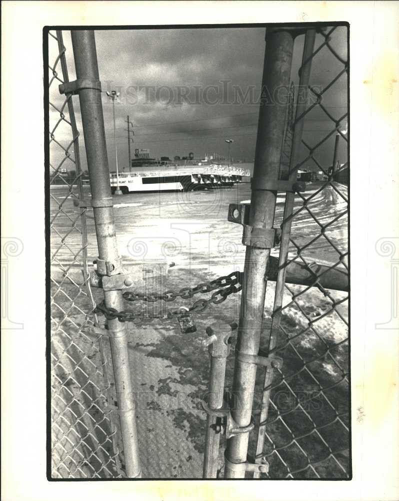 1988 Press Photo General Motors Corp, Fleetwood plant - Historic Images