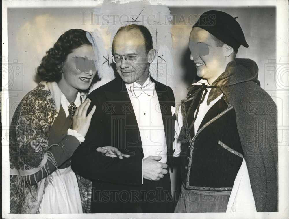 1942 Press Photo Deems Taylor composer opera - Historic Images