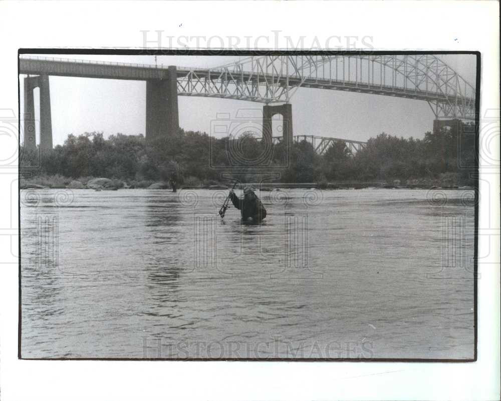 1992 Press Photo Madsen of Grayling Fishing - Historic Images