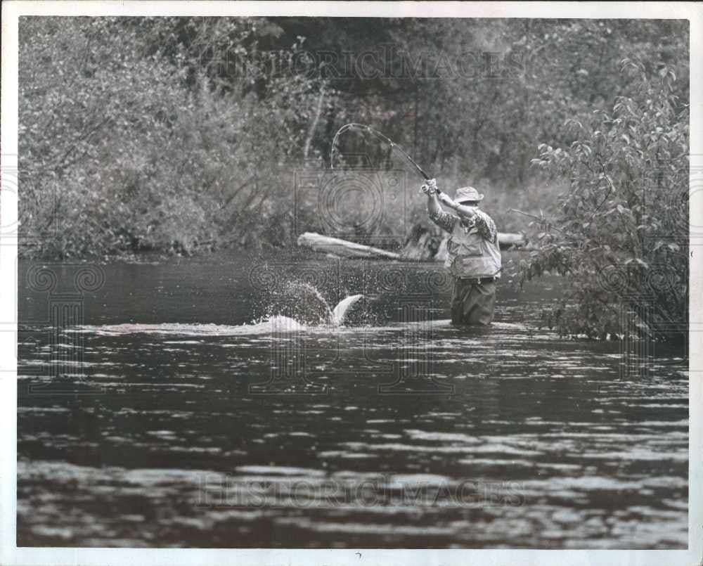 1980 Press Photo Fishing in Michigan trout. - Historic Images