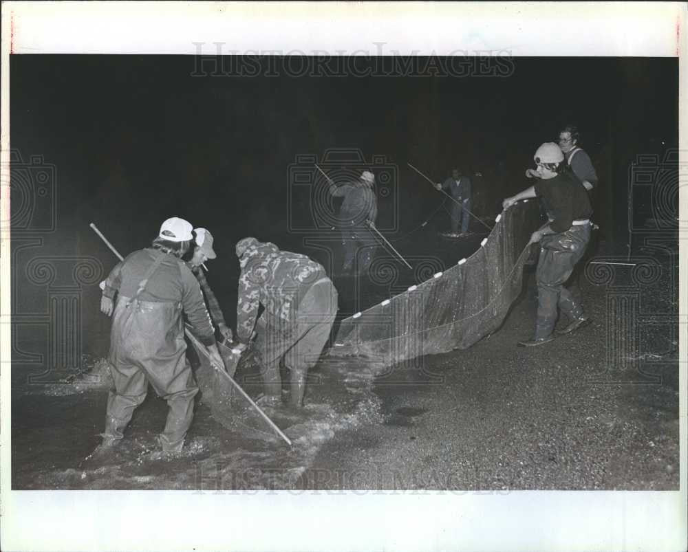 1980 Press Photo Pte. Pelee smelt Fishing - Historic Images