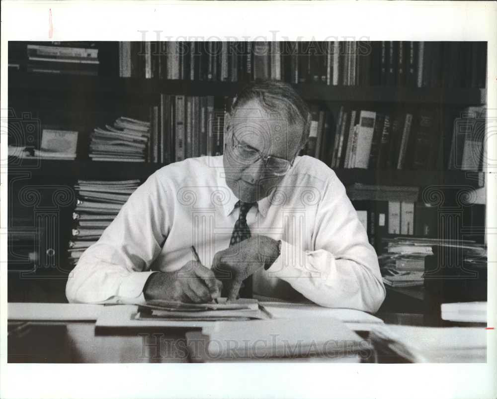 1990 Press Photo Joseph Fitzsimmons,president - Historic Images